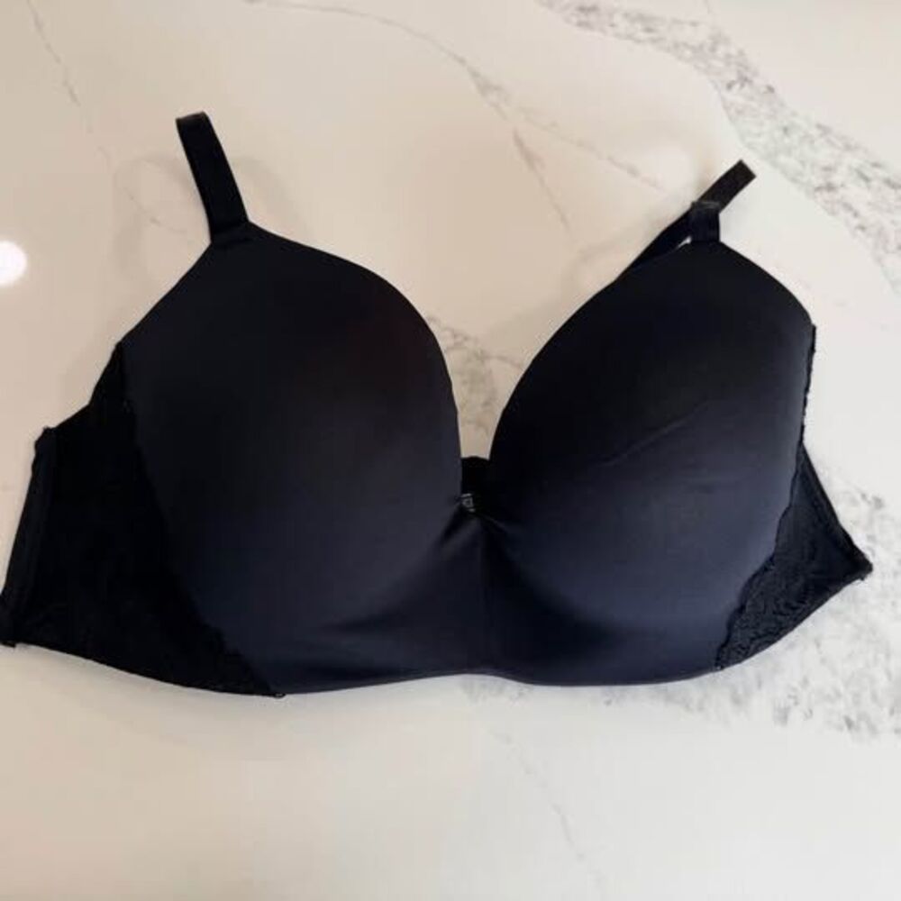 2X Gloria Vanderbilt Bra, 42C, Black, Good Condition, Adjustable Straps C7390